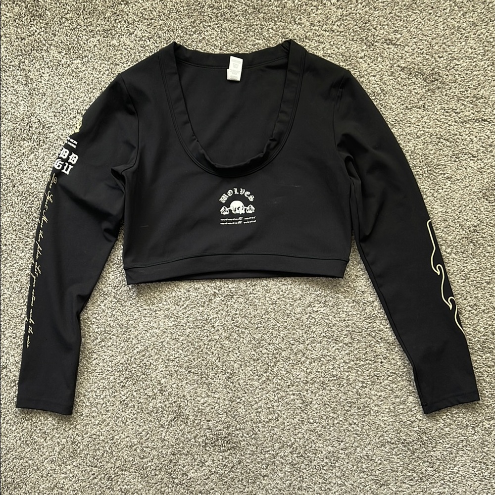 Black Long-Sleeve Cropped Women's Top - Brand Unknown